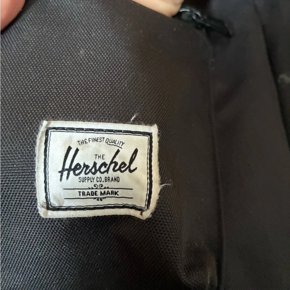 Herschel Supply Company sleek black